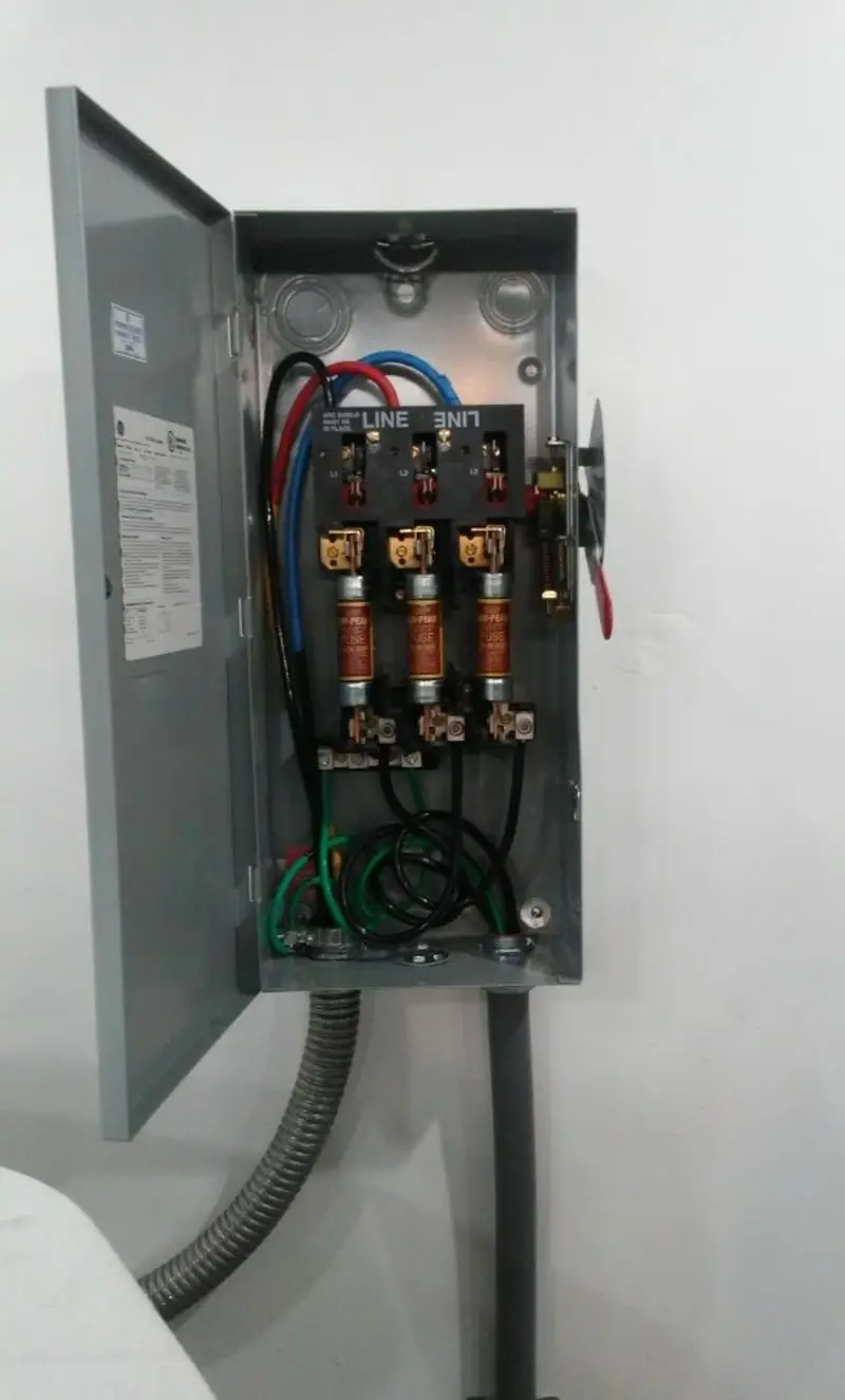 Three-phase disconnect switch installed for Smoke Detector Installation in Providence
